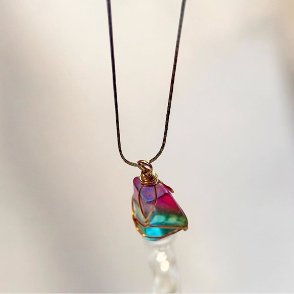 Handmade Iridescent Rainbow Pendant Gold Tone Chain Necklace Boho Jewelry - Picture 2 of 13